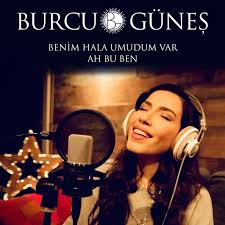 Ailenin tek çocuğu olan güneş, müzisyen ali güneş ve bilge özkan'dan dolayı müzikle iç içe büyüdü. Burcu Gunes On Tidal