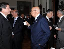 Il governatore della banca d'italia, ignazio visco (imagoeconomica) azzerare i vertici di consob e banca d'italia. Il Presidente Giorgio Napolitano Insieme Al Governatore Della Banca D Italia Mario Draghi Al Ministro Dell