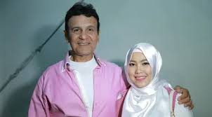 Majelis hakim pengadilan tipikor jakarta permohonan mark sungkar. Mark Sungkar Tak Ada Rumus Ngerumpi Di Keluarga News Entertainment Fimela Com