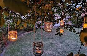 Gläserne windlichter im garten sind schön anzuschauen. Diy Mit Kids Zauberhafte Windlichter Fur Den Garten