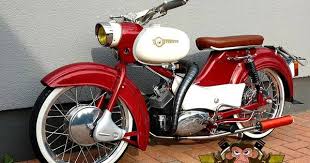 Bild Konnte Enthalten Personen Die Sitzen Motorrad Und Fahrrad Cool Old Cars Classic Motorcycles Motorcycle
