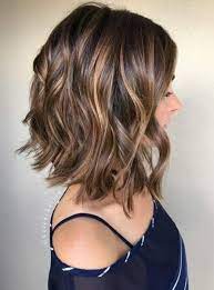 Sur les visage carrés, il aura tendance à arrondir les angles, sur les visage rond il permettra d'affiner le visage et les visages ovales ont la chance de pouvoir presque tout se permettre. Ces Coupes De Cheveux Qui Vont A Tout Le Monde Gala