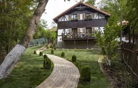 Casa După Renovarea Făcută De Către Echipa Visuri La Cheie House Styles House Tree