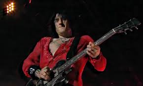 Guns n' roses / members Guns N Roses Guitarist Hints At New Album 94 7 Wls Wls Fm