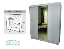 Lemari sliding door minimalis 3 pintu merupakan lemari pakaian yang memiliki banyak model yang sangat terbaru dan juga menarik, konsumen yang akan membelinya juga bisa bebas memilih model produk yang mereka sukai, lemari ini juga memiliki model minimalis, kami adalah produsen yang sudah banyak memproduksi berbagai produk lemari sliding door minimalis 3 pintu dengan aneka model yang terbaru dan. Jual Lemari Pakaian Hpl Kaca Sliding 3 Pintu Putih Glossy Di Lapak Abcd Bukalapak