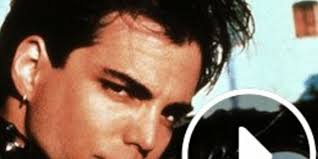 Que devient Richard Grieco, le détective Dennis Booker de 21 Jump Street ?  (VIDEO)