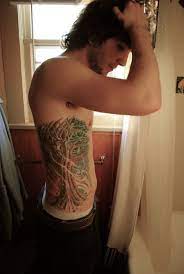 Nous avons sélectionné pour vous d'autres exemples de tatouage coq cote homme par blue rose. Tatouage Homme Cote 15 Exemples De Tatouage Cote Photos Tatouage Pour Homme Idees Et Motifs Tattoos