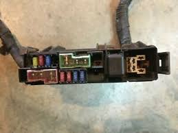Box 685003 ● if the battery cable is disconnected, or if the fuse opens, the memory storage function will be canceled and must be restarted before a stored memory. 04 05 06 2004 Nissan Maxima Fuse Box Under Hood Small Box Ebay