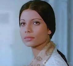 كانت الفنانة سوسن بدر لا تزال طالبة في معهد الفنون المسرحية، وطُلب منها أن تعد بحثًا عن إحدى المسرحيات التي تعرض على خشبة المسرح القومي، وهناك التَفت بالمخرج الراحل شادي عبد السلام، صدفة. Ø§Ù„Ù‡Ø§Ø±Ø¨Ø© Ù…Ù† Ø§Ù„Ù…ØªØ­Ù Ù‡ÙƒØ°Ø§ ÙˆØµÙÙ‡Ø§ Old Egypt History Facebook