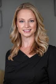 Amy Ellinger's Instagram, Twitter & Facebook