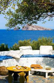 A Beautiful Home On The Island Of Panarea Italy All Aperto Case Estive Stanza All Aperto