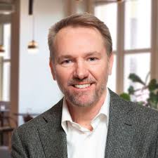 Apollo Global Management, Inc.'s Reed Rayman shares the secret sauce to…