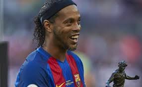 Página oficial do jogador ronaldinho gaúcho. Kh2iio8md4ndmm