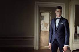 Cerca su bantoa per stile, occasione e molto altro e acquista capi e accessori da abbinare. Abito Da Sposo Blu Classicita E Modernita In Cerimonia Gilmoda