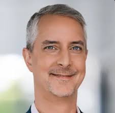 Linearis : a research committee with pharma experts and venture angels