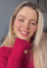 Brooke Rees's Instagram, Twitter & Facebook