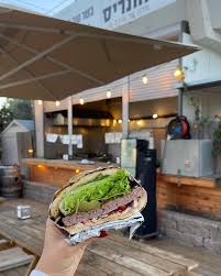 התריס חלון של אוכל טוב