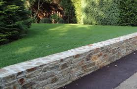 Rebeyrol Createur De Jardins Muret Muret En Pierre Muret Soutenement Muret Pierre Naturelle Amenagement De Jardin Amenagement Jardin Jardins Jardin D Eau