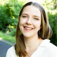 Renee Morton's Instagram, Twitter & Facebook