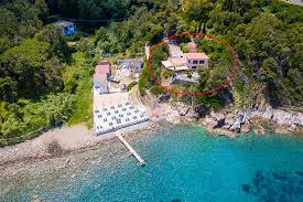 See 317 traveler reviews, 179 candid photos, and great deals for hotel casa rosa, ranked #2 of 2 hotels in biodola and rated 4 of 5 at tripadvisor. Die Villa Auf Der Insel Elba Liegt Direkt Am Meer Und Am Strand