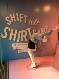 Sportsgirl Melbourne Victoria Australia Shift Your Shirt Game Uploaded Photo By Ton Van Der Veer Window Display Store Design Visual Merchandising