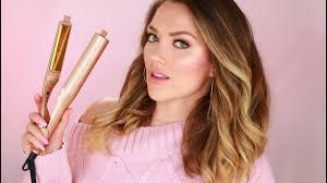 Press hair with your middle finger right below the first row of the wave. How To Curl Your Hair For Big Soft Beach Waves Short To Medium Hair Rita Almusa Youtube