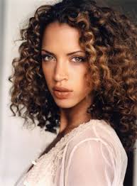 And she looks like natural. Curly Hair Curly Hair Styles Beauty Mixed Race Models