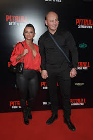 Para kupiła psa rasy american bully xl. Partnerka Artura Szpilki Wpadka Na Premierze Pitbulla Z Doda Party Pl