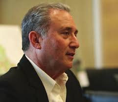 CI breaks ground for Sierra Hall ▻ Page 17