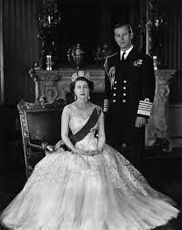 Prinz philip tritt von offiziellen verpflichtungen zurück. Queen Elizabeth Ii Und Prinz Philip 20 Seltene Fotos Des Konigspaares Vogue Germany