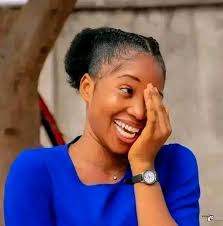 Dressing well and smelling nice even when you're poor or broke is not a  fake life. You don't have to look like your problem.May God answer ur  secret prayers 🙏.