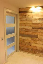 Si elijes pintar con esmalte y quieres hacer las cosas bien deberás dar una primera. Pequena Reformar En Recibidor Forrar Pared Frontal En Madera De Palet Y Cubre Radiador Con Madera Diseno Madera Paredes De Madera Revestimiento Madera