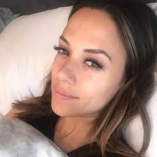 Pregnant Jana Kramer Reveals She Suffered Morning Sickness