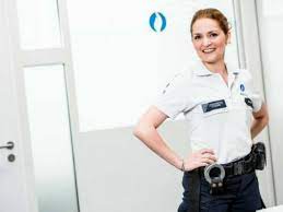 Discover tinne oltmans net worth, biography, age, height, dating, wiki. Tinneke Uit De Buurtpolitie Heeft Bedenkingen Bij De Strips Van De Tv Serie Gelukkig Is Dat Bij Mij Niet Het Geval Showbizz 24