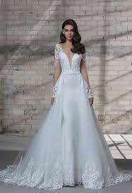 The bride was still dressed for their last dance, but the two can't sleep—for them, the party is far from over; Pnina Tornai