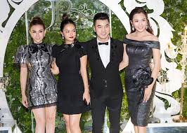 Lời tựa tập hợp các ca khúc hay nhất của ưng hoàng phúc. Há»™i Báº¡n Than Thu Thá»§y Pháº¡m Quá»³nh Anh Æ°ng Hoang Phuc Ä'ua Nhau Tá»a Sang Tren Tháº£m Ä'á» Sá»± Kiá»‡n