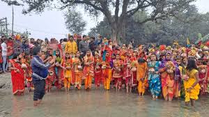 अष्टयाम शुभारंभ के मौके पर निकाली गयी भव्य कलश यात्रा, बड़ी संख्या में  शामिल हुए श्रद्धालु