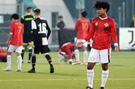 Seperti diberitakan sebelumnya, bagus menandatangani kontrak dengan fc utrecht untuk 18 bulan dengan opsi perpanjangan 2 tahun. Ajax Amsterdam Berencana Bajak Bagus Kahfi Dari Fc Utrecht Vivagoal Com