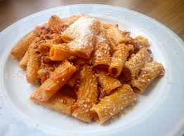 Baked rigatoni bolognese is an easy pasta dinner recipe loaded with cheese. Original Italienisches Rezept Fur Spaghetti Bolognese Pasta Al Ragu Mama Mag S