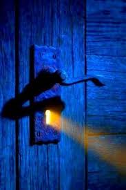 There S Always A Light Avec Images Ombre Et Lumiere Serrure Ancienne Belle Photo