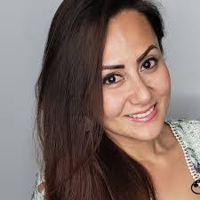 Gloria Deniz's Instagram, Twitter & Facebook