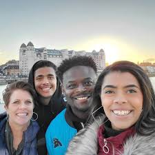 Happy Father's Day to @derwinlgray ! You're a wonderful dad to our  children. Thank you for the way you love and serve all of us. You da  best!!! 💙💙