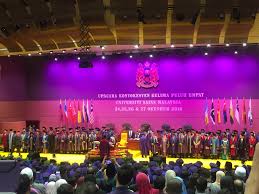 Pusat pengajian bahasa, literasi & terjemahan. Konvokesyen Usm Ke 54 Pm Dr Azidah Abu Ziden