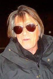 He is married to the singer françoise hardy, as of march 30, 1981, with who. Jacques Dutronc Trahi Par Son Propre Fils Thomas Ladepeche Fr