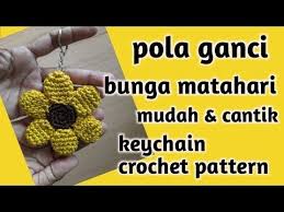Bunga matahari adalah bunga cantik berwarna kuning cerah yang tinggi batangnya dapat. Merajut Gantungan Kunci Bunga Matahari Crochet Keychain Pattern Youtube Gantungan Kunci Gantungan Rajutan