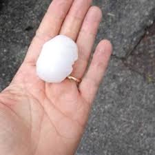 Meteo modena, tempesta di grandine: Da Modena A Bologna Grandine Come Noci Trenta All Ospedale La Repubblica