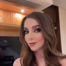 Valencia Morales's Instagram, Twitter & Facebook