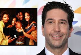Wandavision is a love letter to tv sitcoms, and it even features an actor with a striking resemblance to david schwimmer's friends character. David Schwimmer Aus Friends Entschuldigt Sich Wegen Kommentar Zu Diversitat