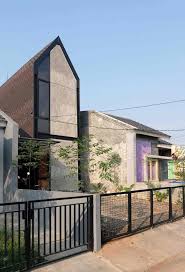 Pintu pagar rumah minimalis dengan garis horizontal. Pesona Desain Rumah Industrial Minimalis Yang Tampil Kece Ala Mahastudio Arsitag