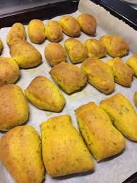 E sono ideali da farcire con tanti ingredienti dolci o salati, secondo il vostro gusto. Panini Profumati All Aglio Orsino E Alla Curcuma Cronopiaggini